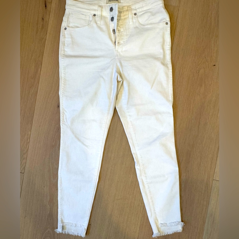 Madewell 10” high rise skinny jeans in white with button closure
